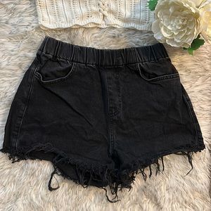 Woman’s forever 21 black denim shorts
